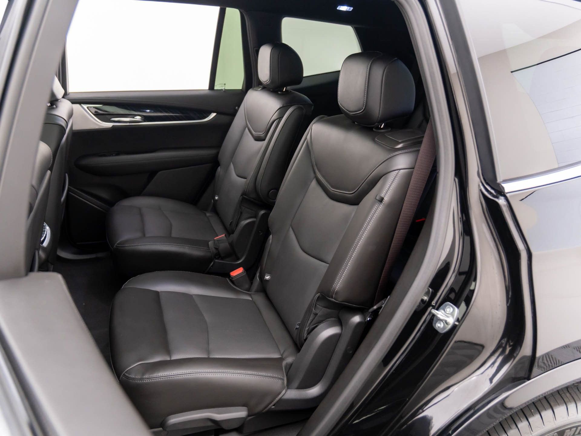 New 2025 Cadillac XT6 Premium Luxury image 17