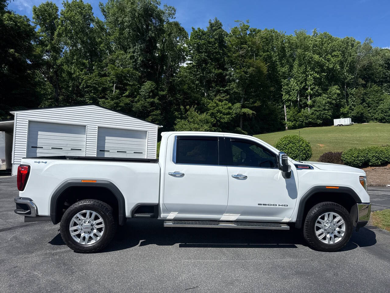 Used 2023 GMC Sierra 3500 SLT w/ SLT Convenience Package AWD/4WD image 4
