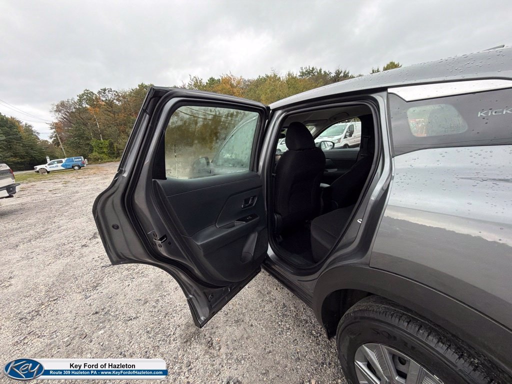 Used 2025 Nissan Kicks S AWD/4WD image 16