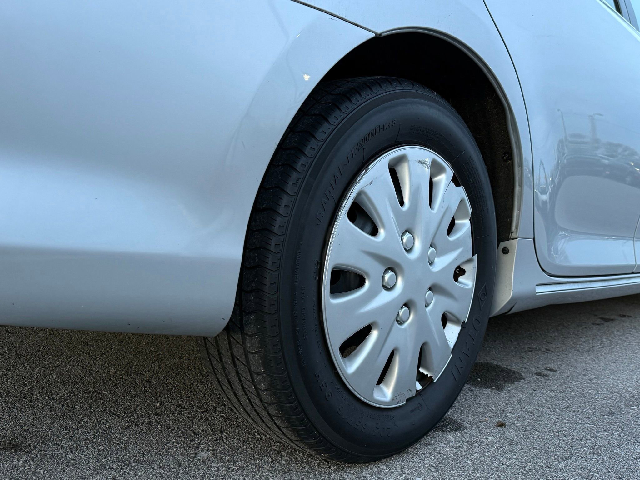 Used 2013 Toyota Camry image 11