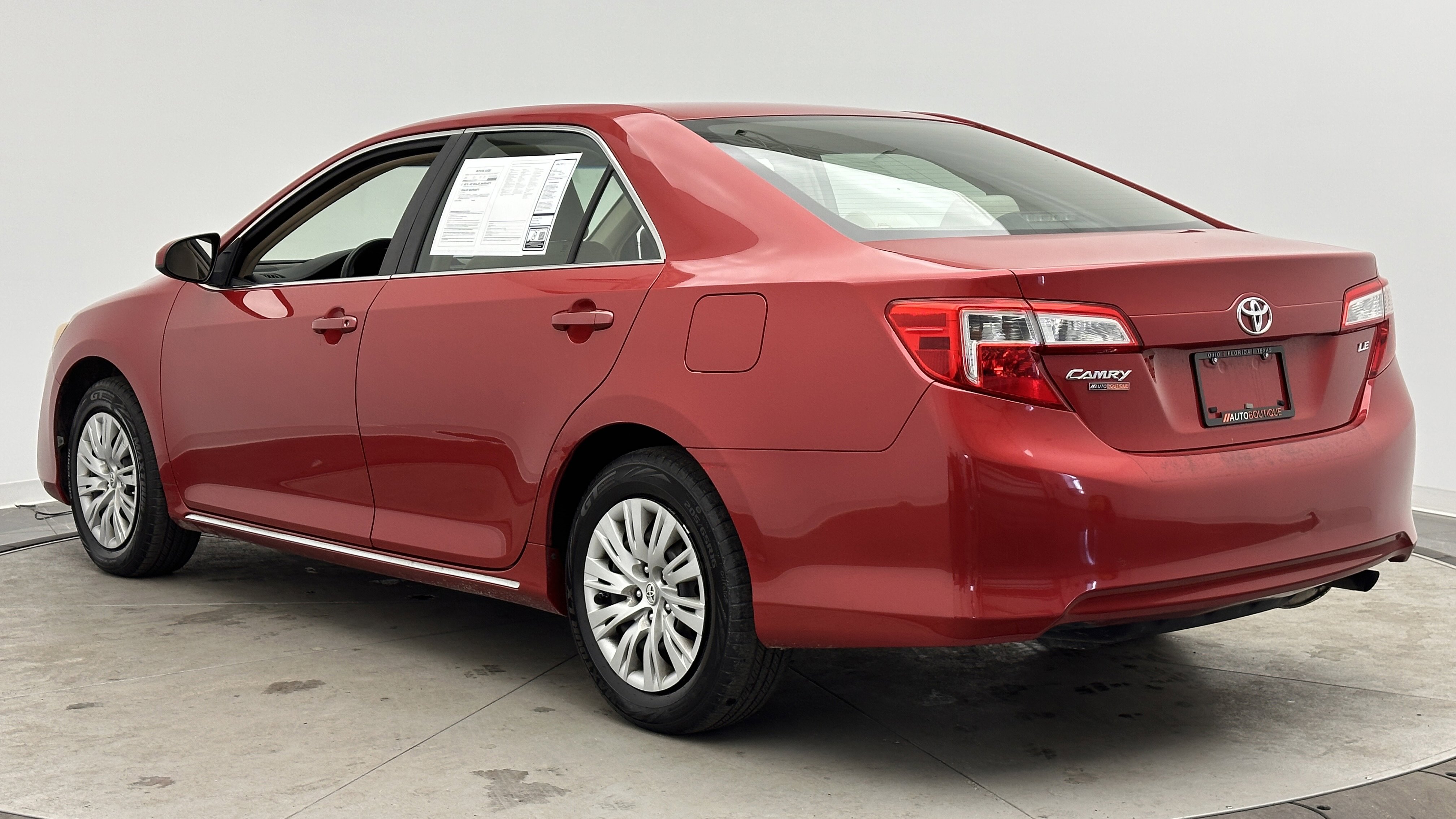 Used 2013 Toyota Camry LE image 5