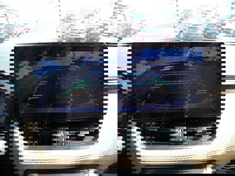 Used 2019 Toyota RAV4 LE w/ Carpet Mat Package AWD/4WD image 29