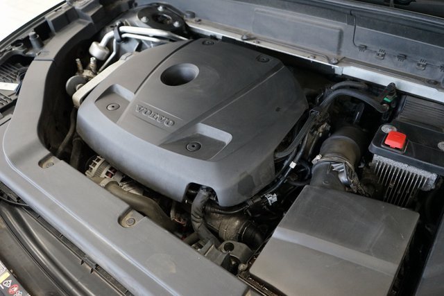 Used 2019 Volvo XC60 T5 Momentum w/ Multimedia Package image 54