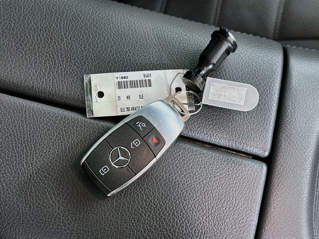 Used 2020 Mercedes-Benz GLE 350 4MATIC image 33