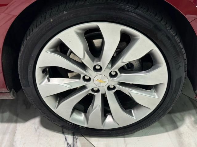 Used 2018 Chevrolet Malibu Premier w/ Premier Sun and Wheel Package FWD image 32
