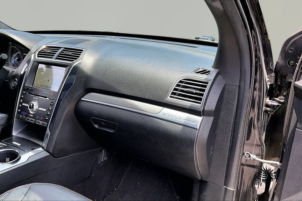 Used 2018 Ford Explorer Sport w/ Equipment Group 401A AWD/4WD image 19