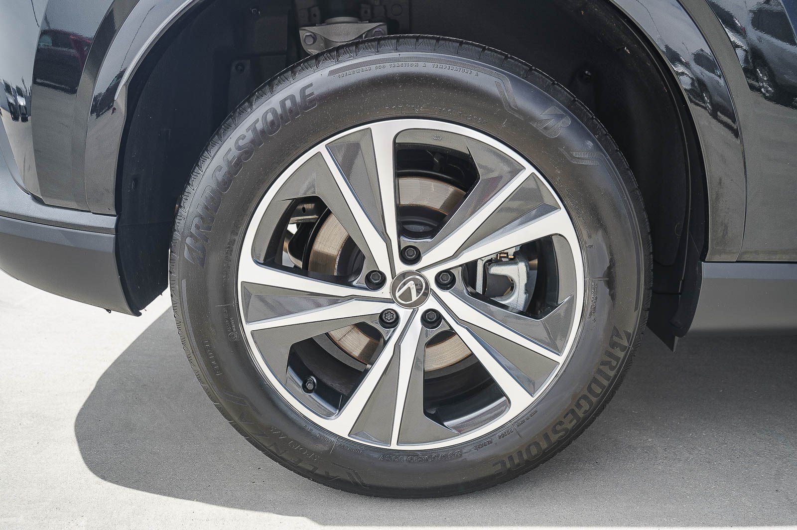 Used 2025 Lexus RX 350 Premium w/ Accessory Package (Z1) FWD image 9
