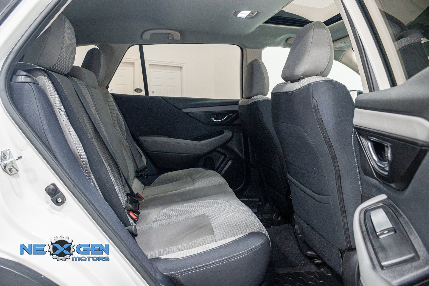 Used 2024 Subaru Outback Premium image 31