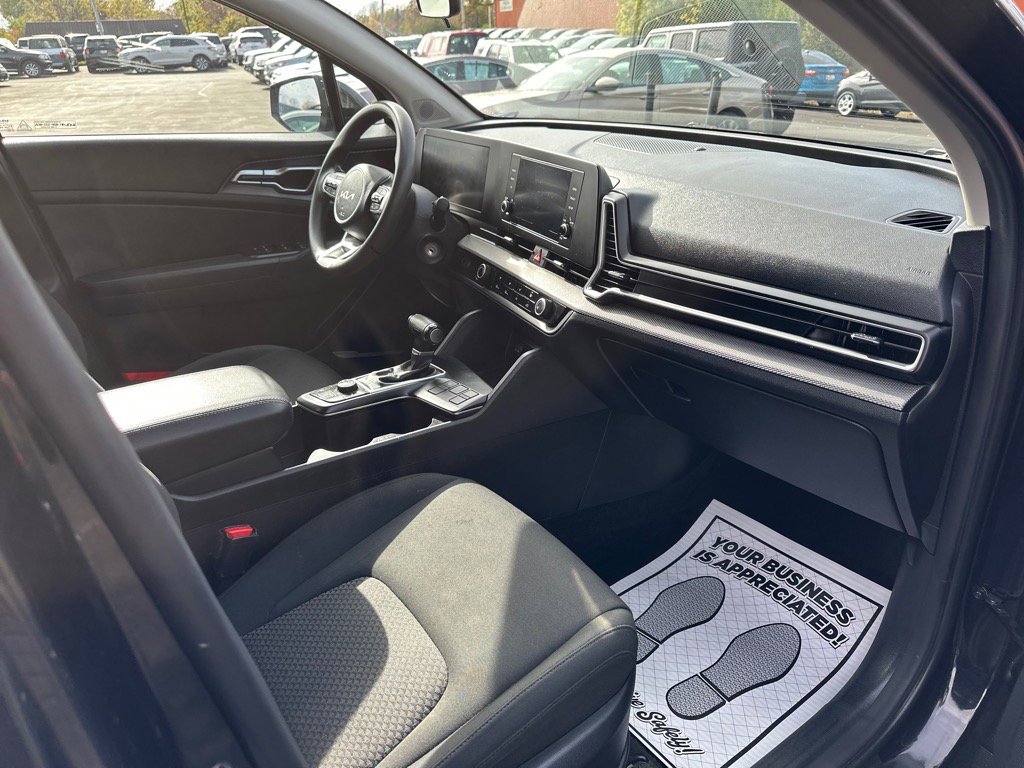 Used 2023 Kia Sportage LX image 18