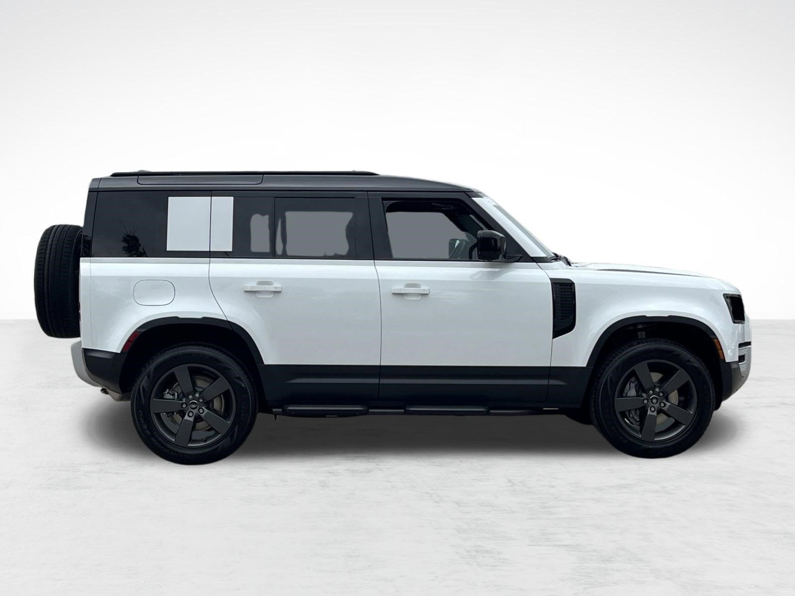 Used 2025 Land Rover Defender 110 S image 7