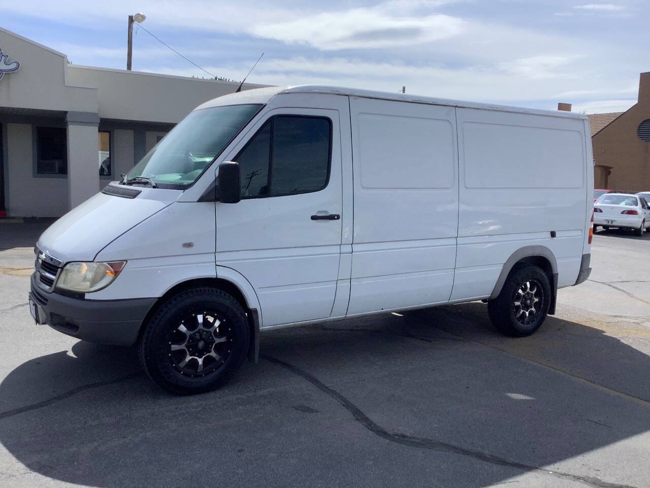 Used 2003 Dodge Sprinter 2500 RWD image 2