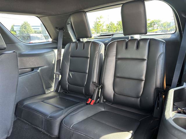 Used 2019 Ford Explorer XLT w/ Equipment Group 202A AWD/4WD image 32