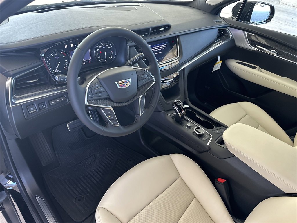 New 2025 Cadillac XT5 Sportv w/ Technology Package image 14