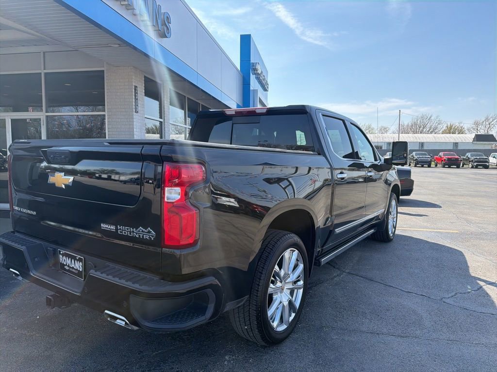 Used 2025 Chevrolet Silverado 1500 High Country w/ High Country Premium Package image 3