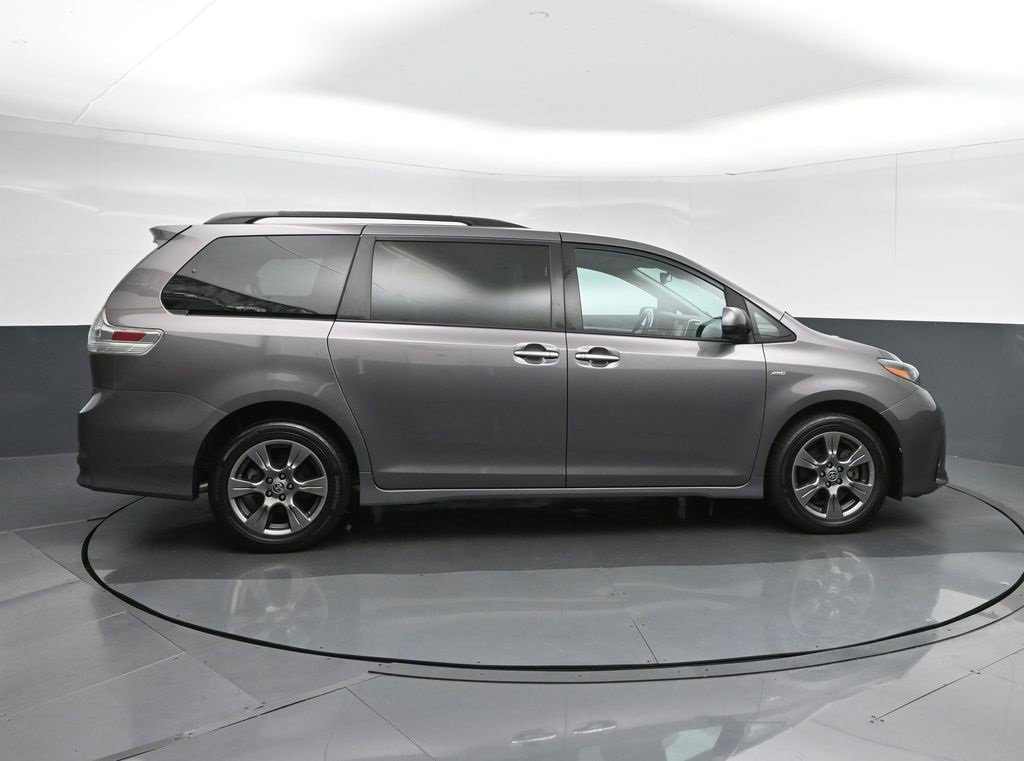 Used 2020 Toyota Sienna SE Premium image 8