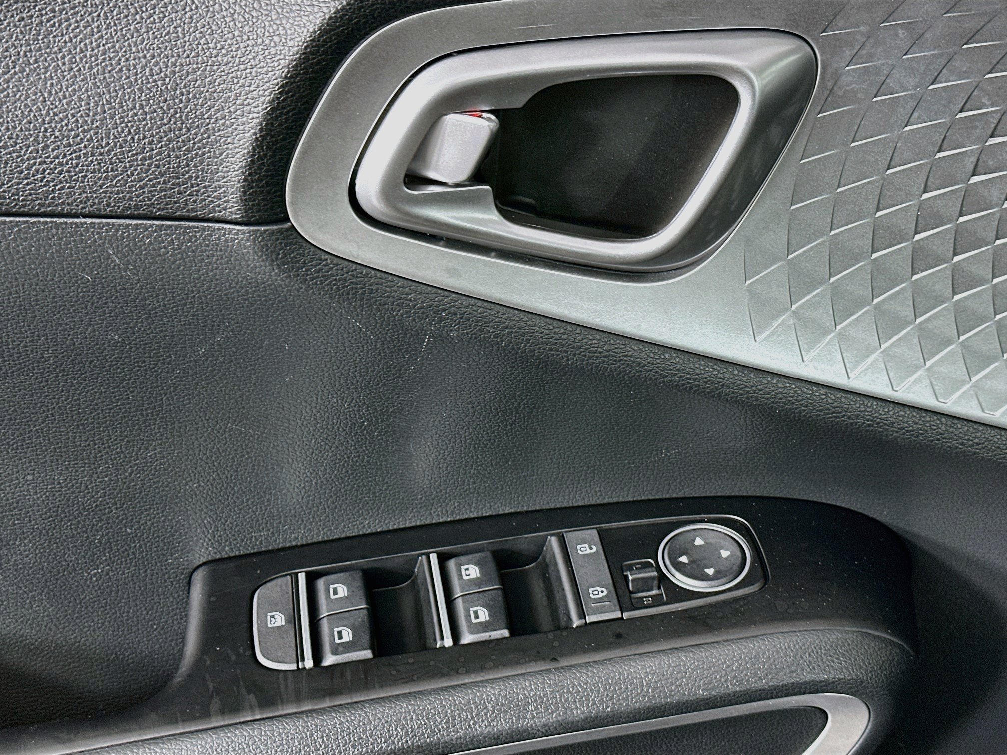 Used 2025 Kia Soul LX w/ LX Technology Package FWD image 15