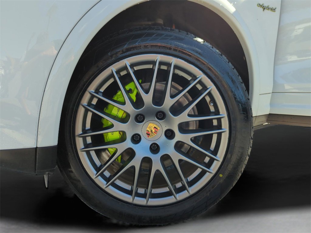 Used 2017 Porsche Cayenne S Platinum image 19