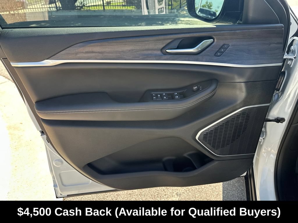 New 2026 Jeep Grand Cherokee L Limited AWD/4WD image 17