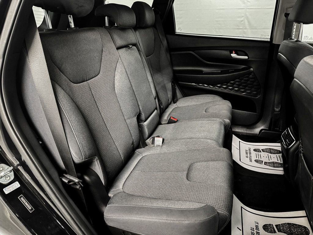 Used 2021 Hyundai Santa Fe SE FWD image 11