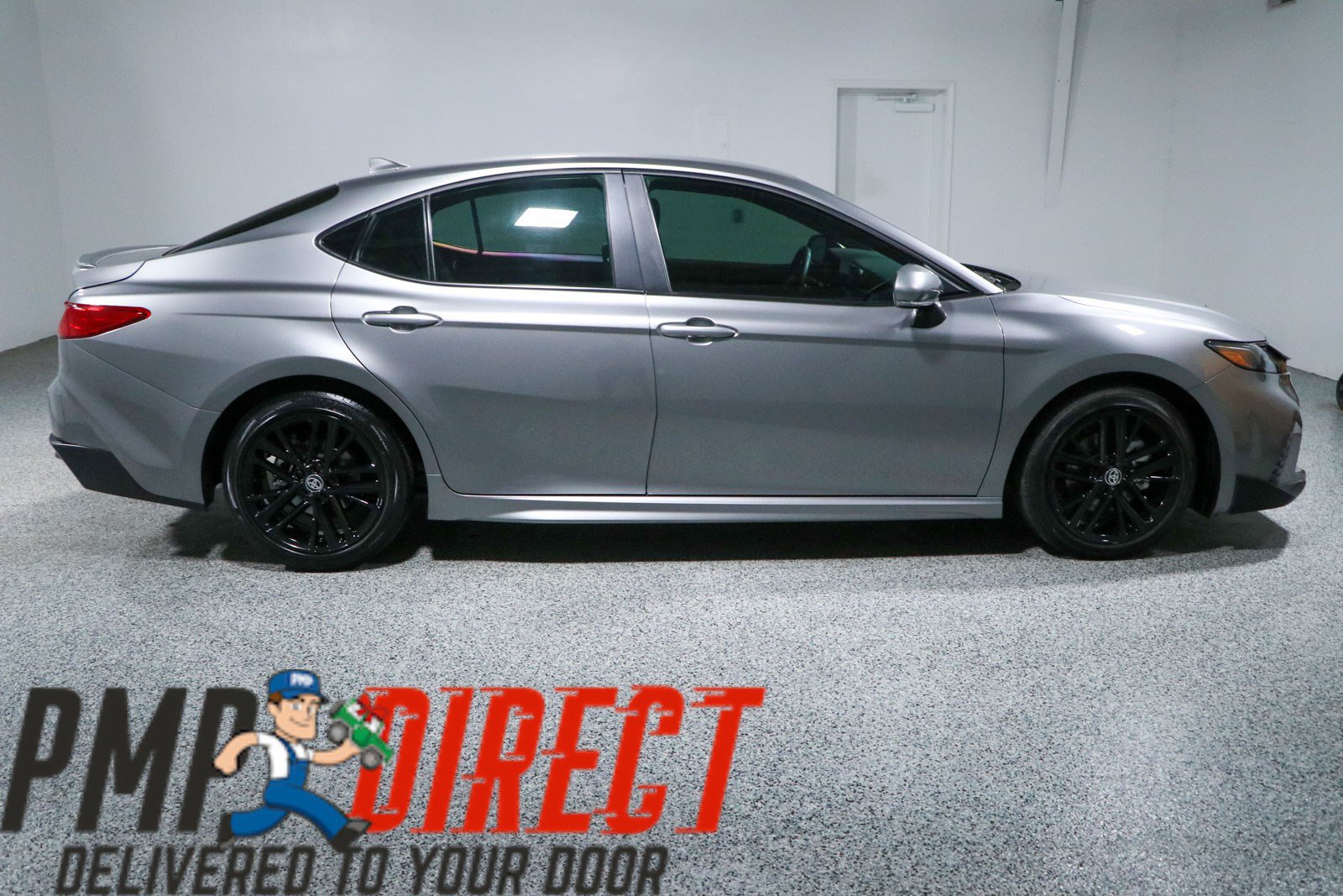 Used 2025 Toyota Camry SE FWD image 6