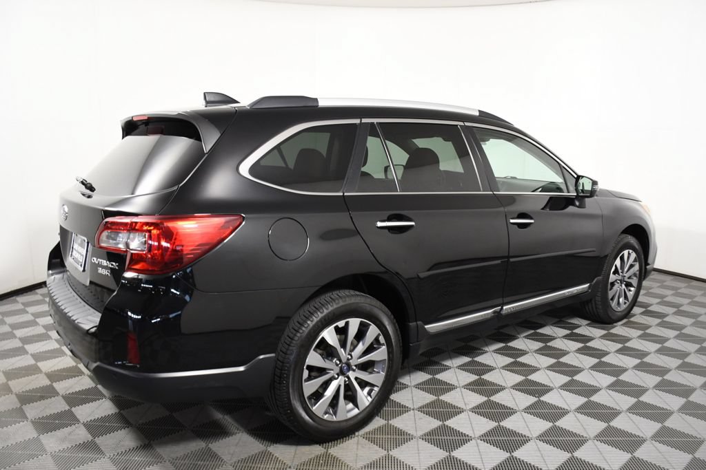 Used 2017 Subaru Outback 3.6R Touring AWD/4WD image 7
