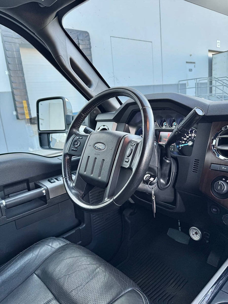 Used 2016 Ford F250 Lariat w/ Lariat Ultimate Package AWD/4WD image 47