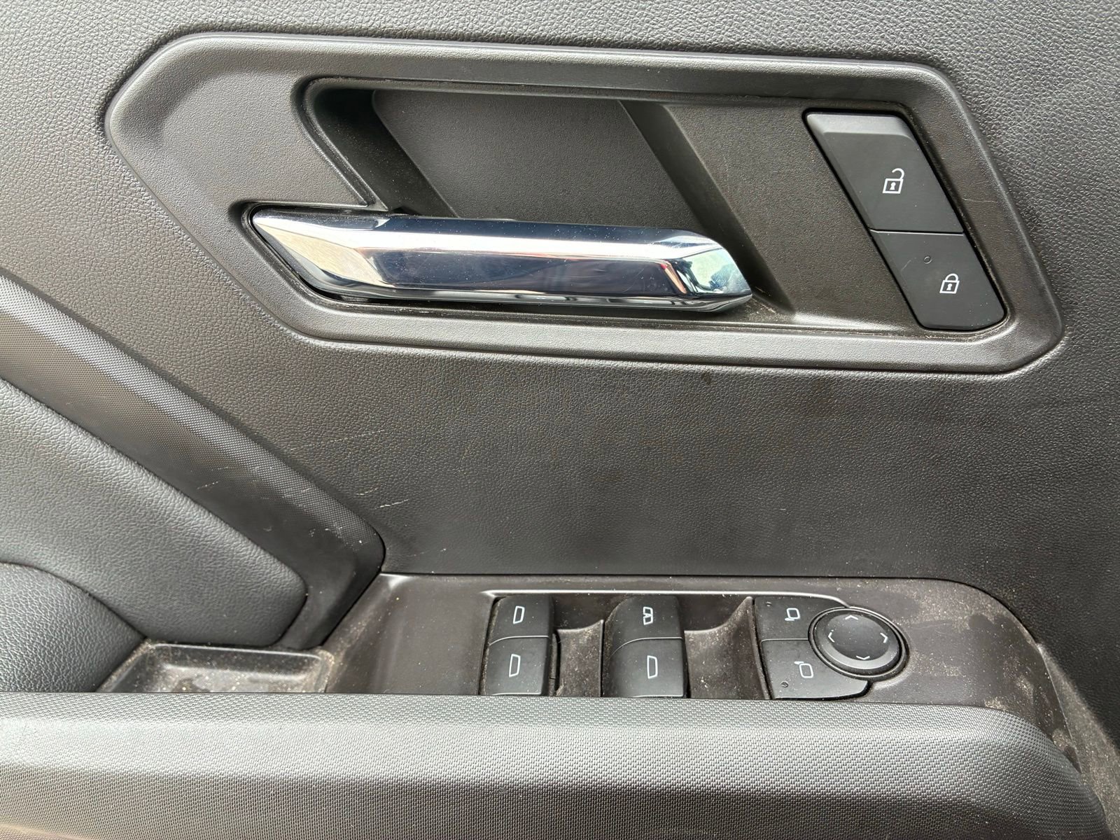 Used 2023 Chevrolet Colorado LT w/ LT Convenience Package II RWD image 6