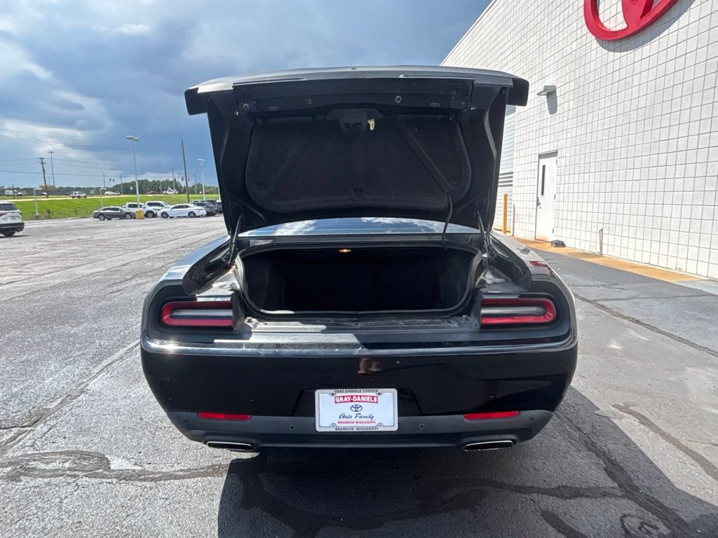 Used 2019 Dodge Challenger SXT w/ Plus Package RWD image 31