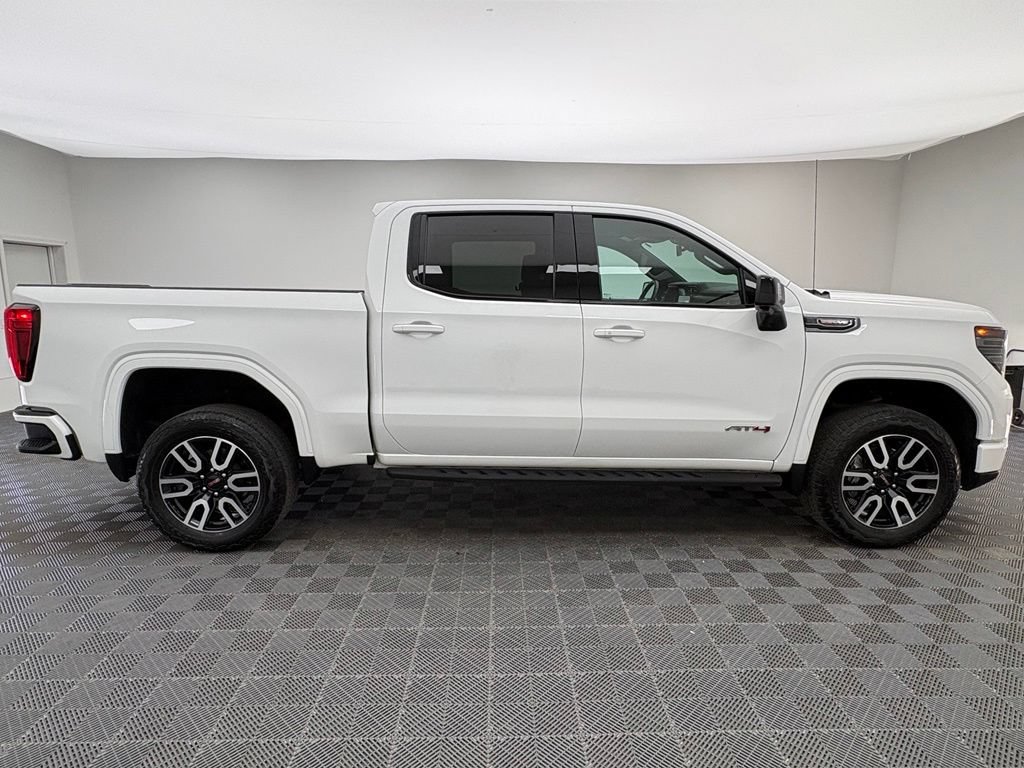 Used 2024 GMC Sierra 1500 AT4 w/ AT4 Premium Package AWD/4WD image 6