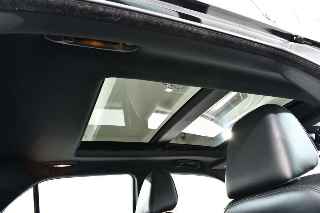 Used 2014 Chrysler 300 C w/ Harman/Kardon Audio Group AWD/4WD image 18