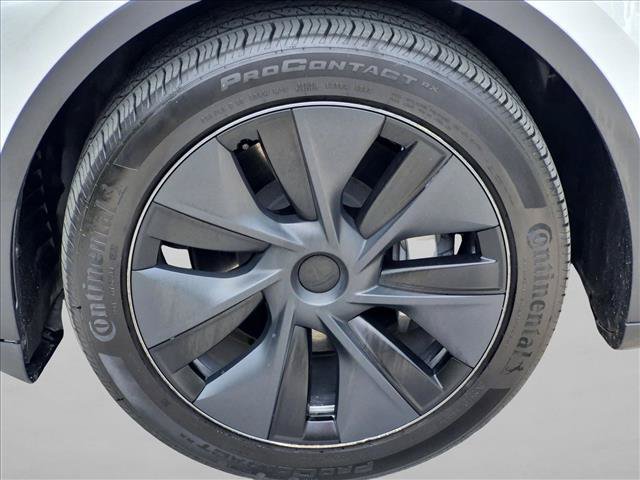 Used 2024 Tesla Model Y Long Range AWD/4WD image 24