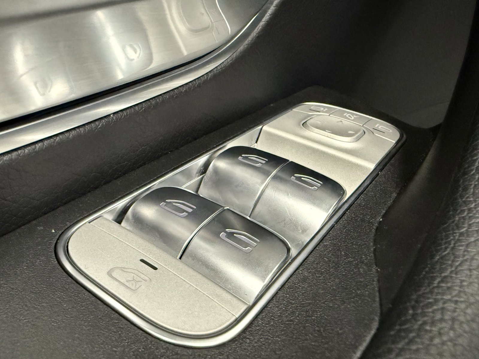 Used 2025 Mercedes-Benz GLE 450e GLE 450e image 18