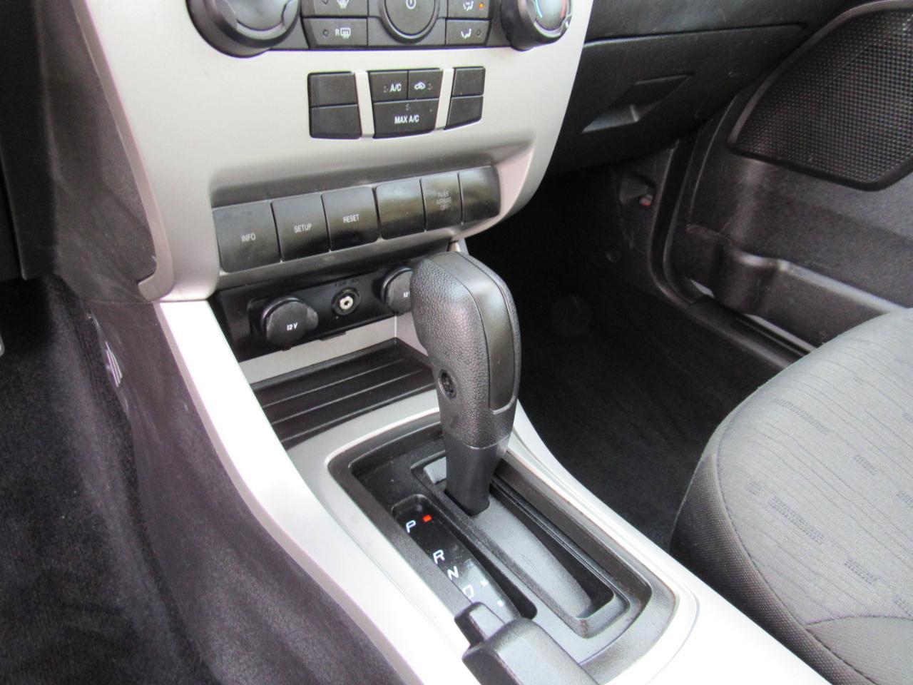 Used 2008 Ford Focus SE image 20