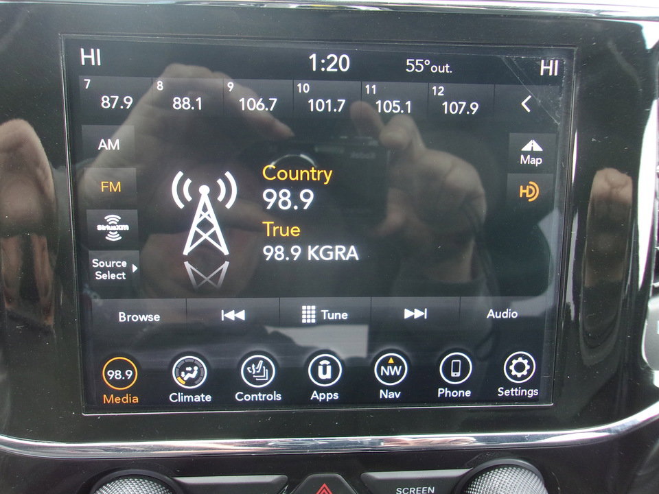 Used 2022 Jeep Grand Cherokee Laredo X image 20