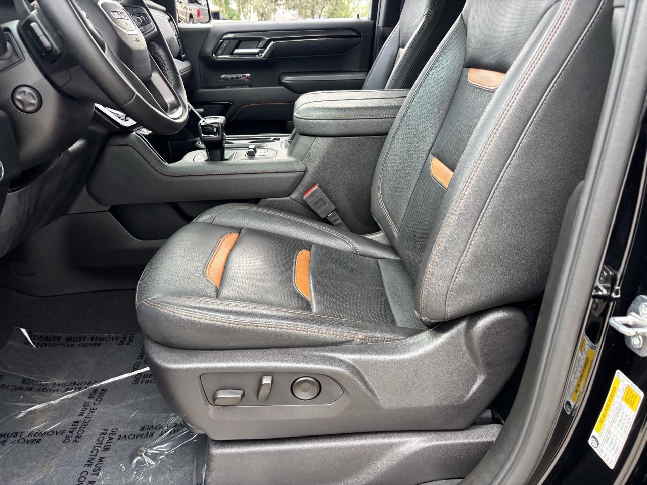 Used 2024 GMC Sierra 1500 AT4 w/ Technology Package AWD/4WD image 17