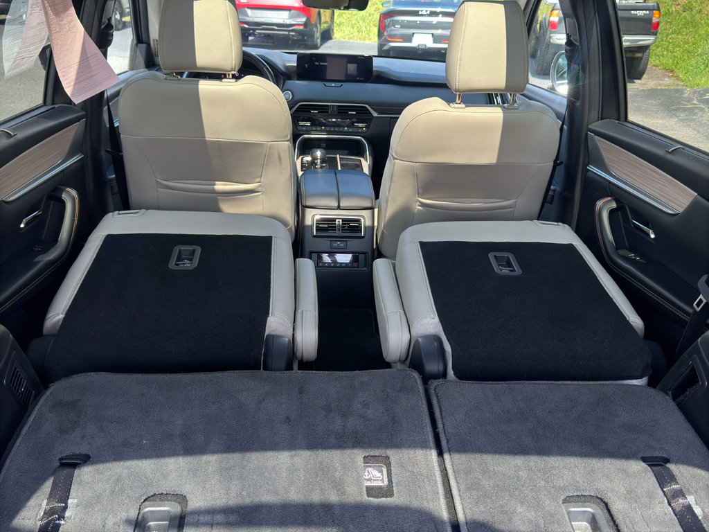 Used 2024 MAZDA CX-90 Plug-In Hybrid w/ Premium Pkg AWD/4WD image 18