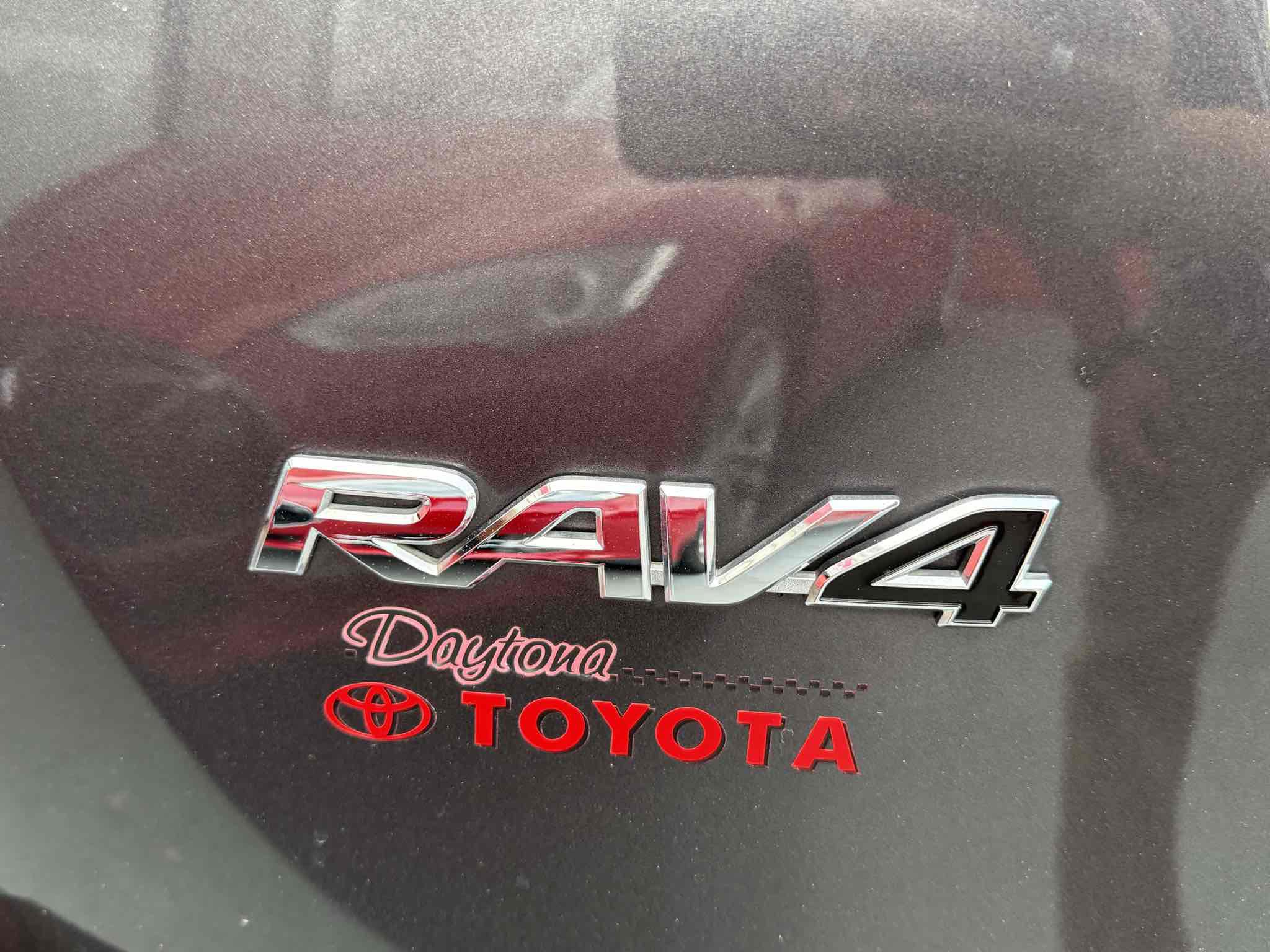 Used 2017 Toyota RAV4 LE image 17