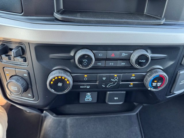 New 2025 Ford F250 4x4 Crew Cab Super Duty image 18