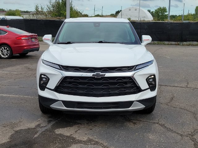 Certified 2025 Chevrolet Blazer LT FWD image 3