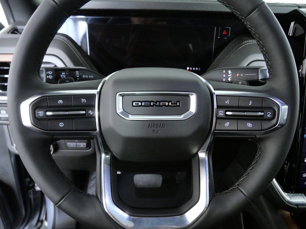 Used 2025 GMC Yukon Denali w/ Sun & Power Step Package AWD/4WD image 24