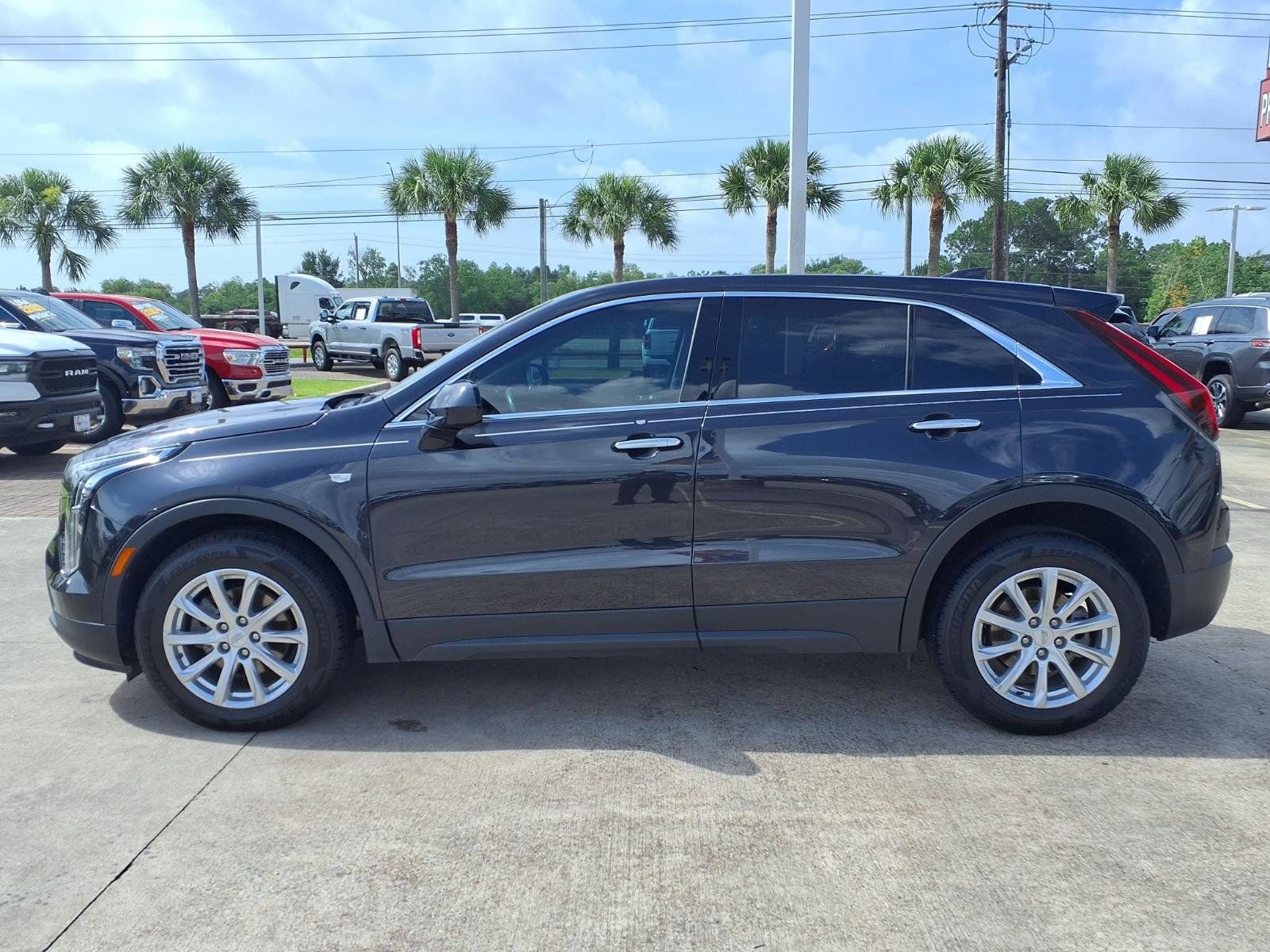 Used 2022 Cadillac XT4 Luxury FWD image 9