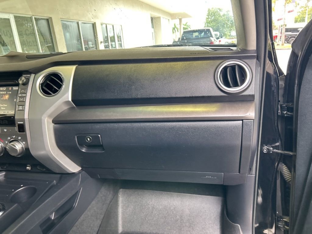 Used 2017 Toyota Tundra SR5 image 24