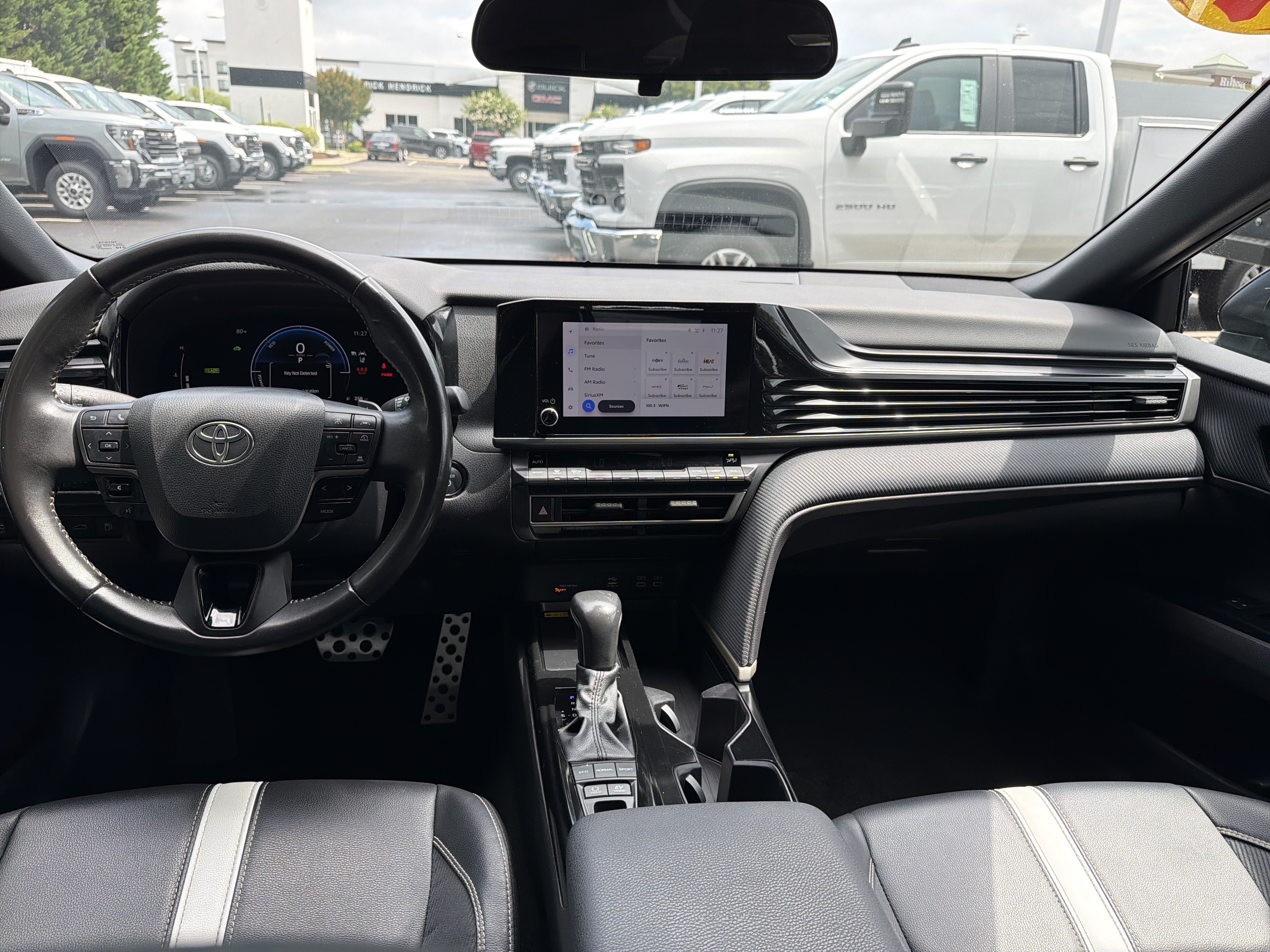 Used 2025 Toyota Camry SE FWD image 29