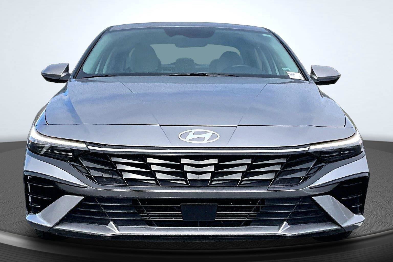 Used 2025 Hyundai Elantra Limited FWD image 5
