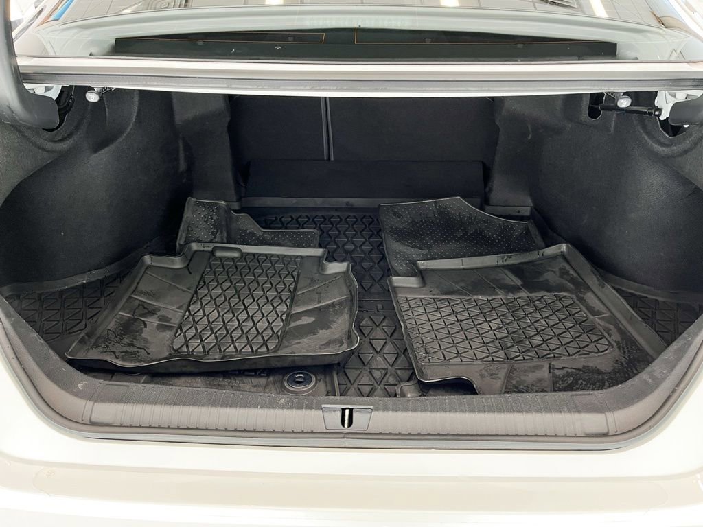 Used 2021 Toyota Avalon Limited image 32