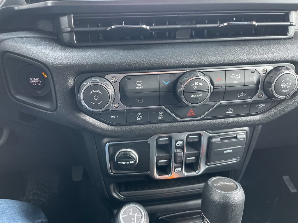 New 2026 Jeep Gladiator Sport AWD/4WD image 23