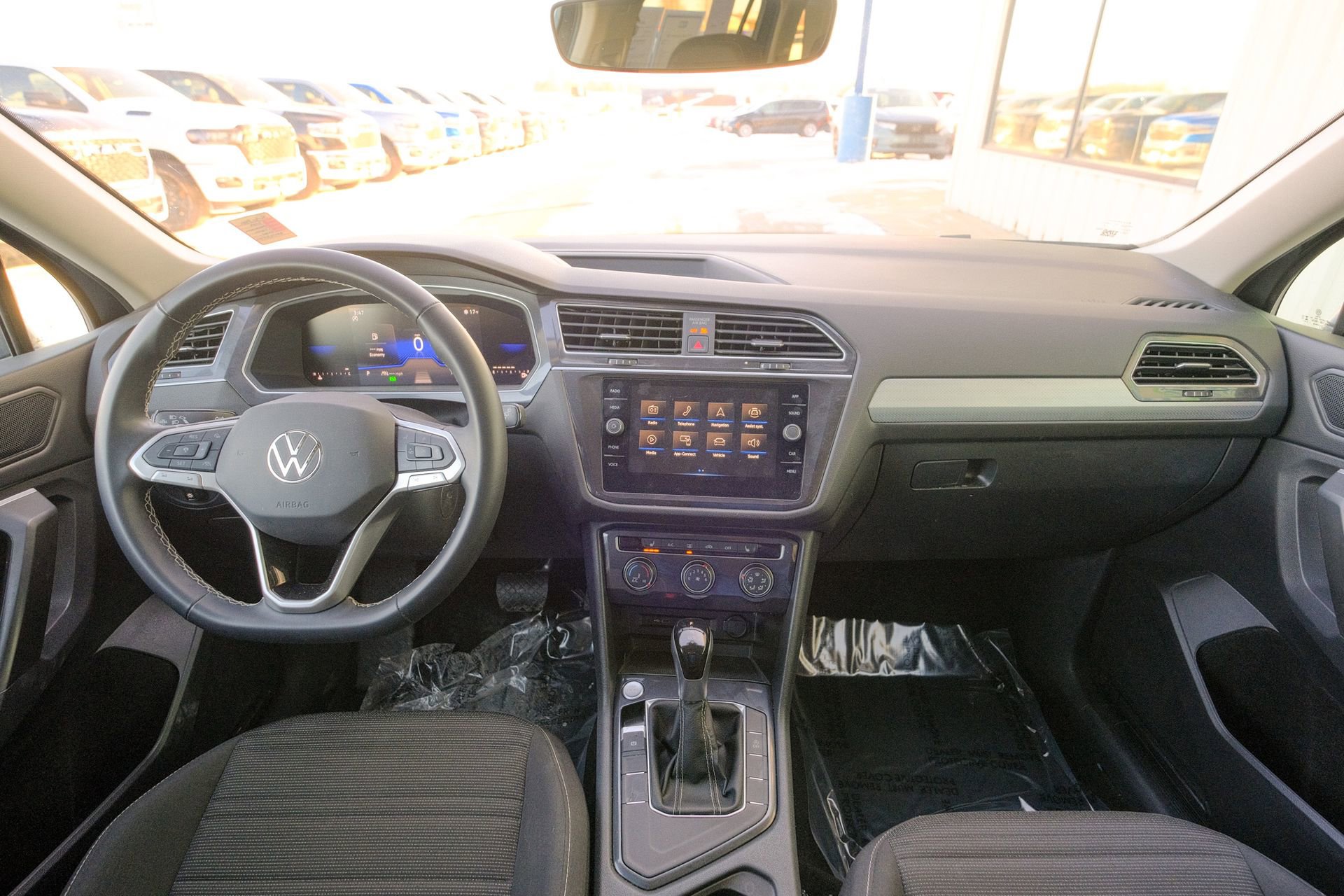 Used 2024 Volkswagen Tiguan S image 33