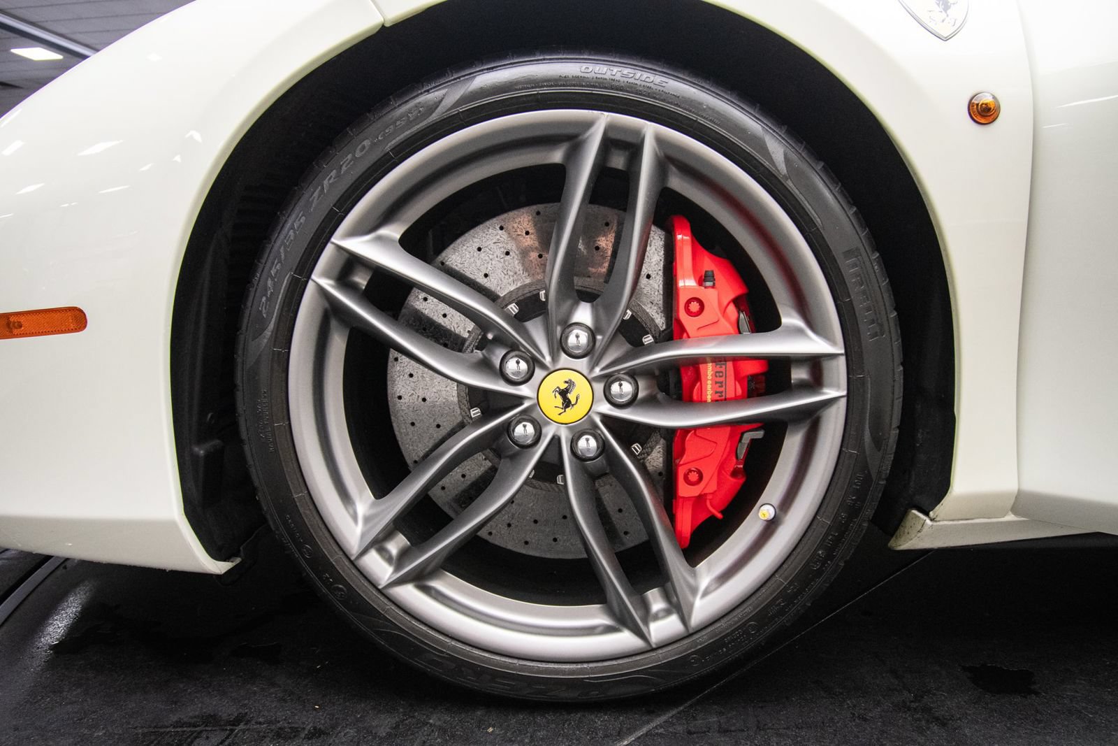 Used 2018 Ferrari 488 Spider RWD image 38