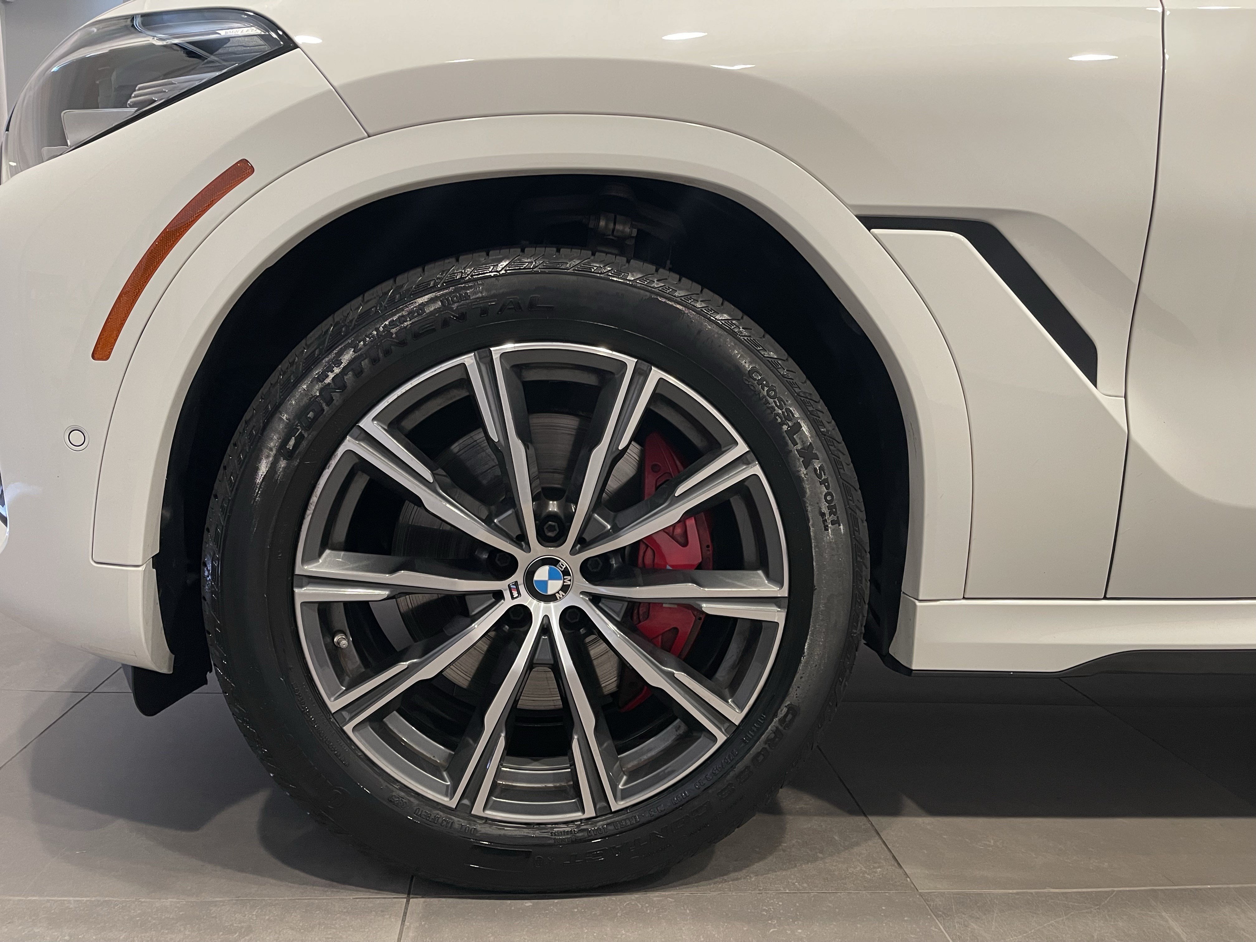 Used 2023 BMW X6 xDrive40i w/ M Sport Package AWD/4WD image 7