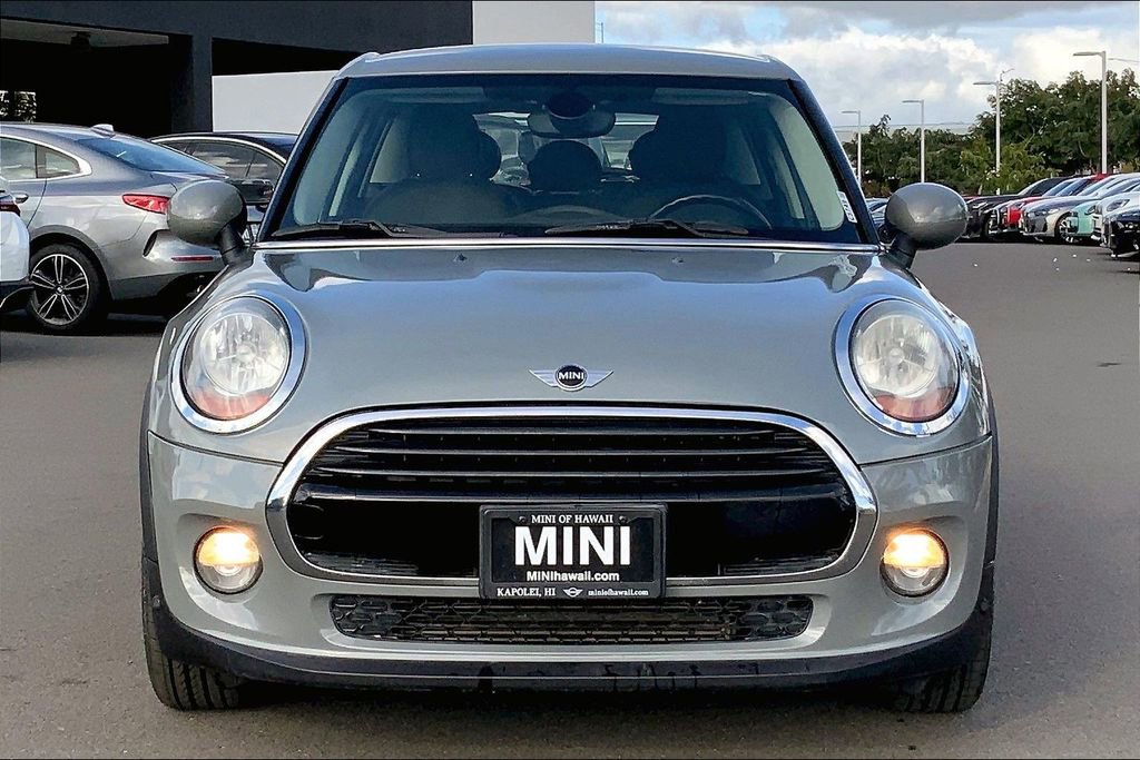 Used 2018 MINI Cooper 4-Door Hardtop image 3